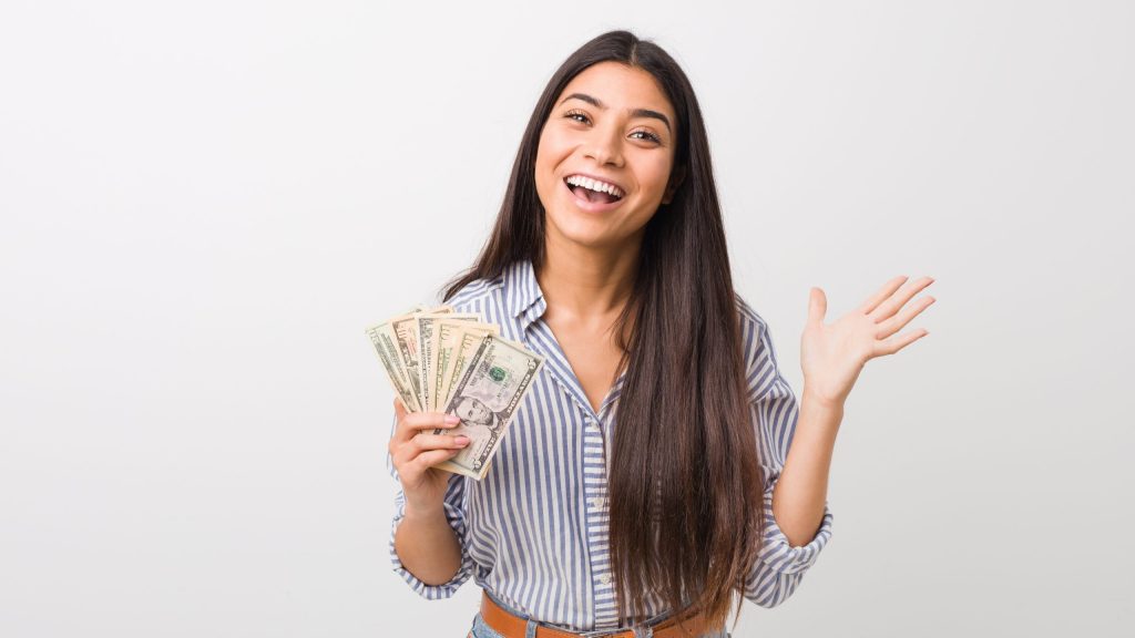 woman celebrate getting loan at zippyloan