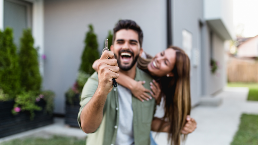 couple buy hosue with FHA Loans